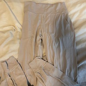 Lululemon Align Joggers (28”)